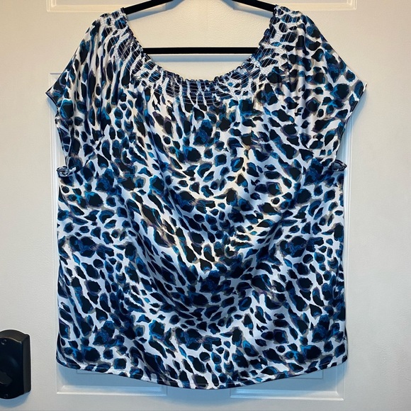 Ann Taylor Black/White Leopard Print Relaxed Smocked Blouse Sz XL Scoop Neck - Picture 2 of 9